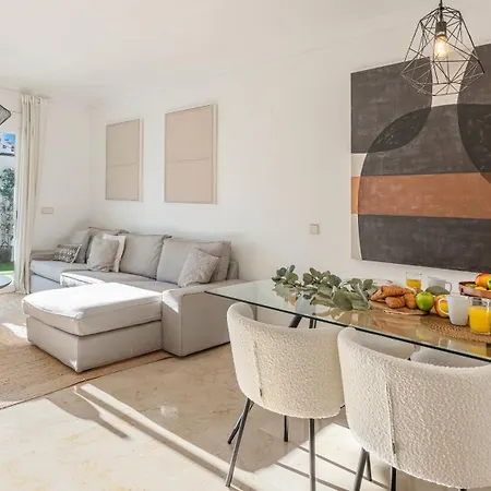 Vacation I Puerto Banus Apt, 24-7 Security, A Minute From The Marina, The Sea And Luxury Shopping Apartmán Marbella