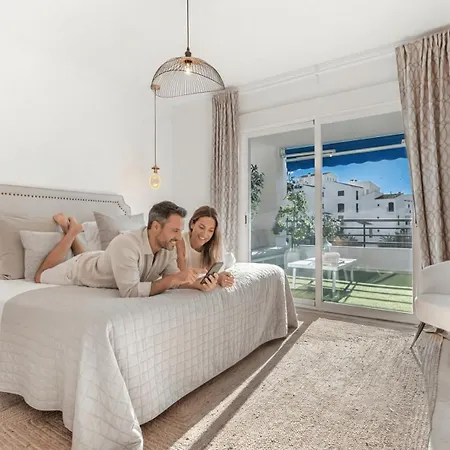 Vacation I Puerto Banus Apt, 24-7 Security, A Minute From The Marina, The Sea And Luxury Shopping *