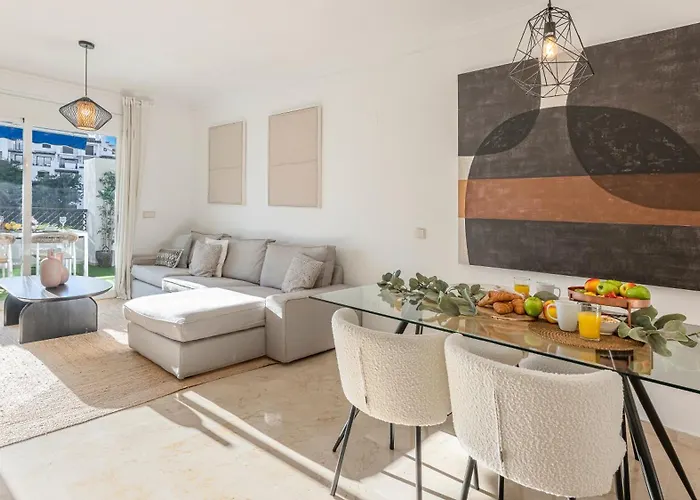 Vacation I Puerto Banus Apt, 24-7 Security, A Minute From The Marina, The Sea And Luxury Shopping アパート マルベーリャ