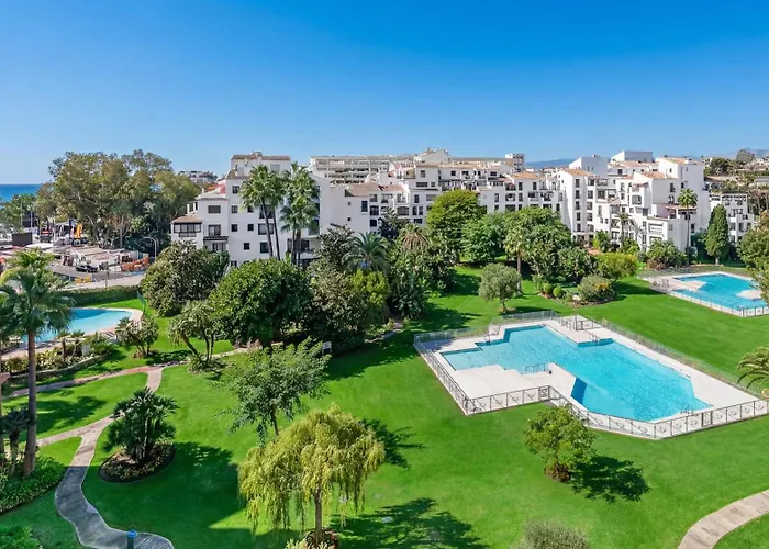 Vacation I Puerto Banus Apt, 24-7 Security, A Minute From The Marina, The Sea And Luxury Shopping Апартаменты Марбелья