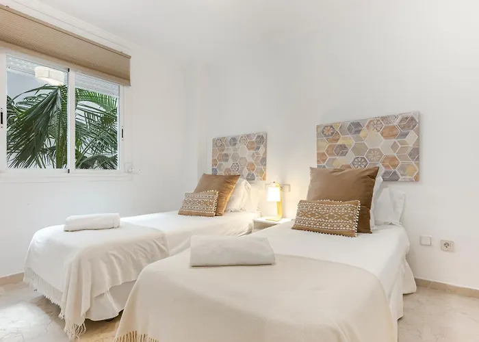 Vacation I Puerto Banus Apt, 24-7 Security, A Minute From The Marina, The Sea And Luxury Shopping דירה מארבלה