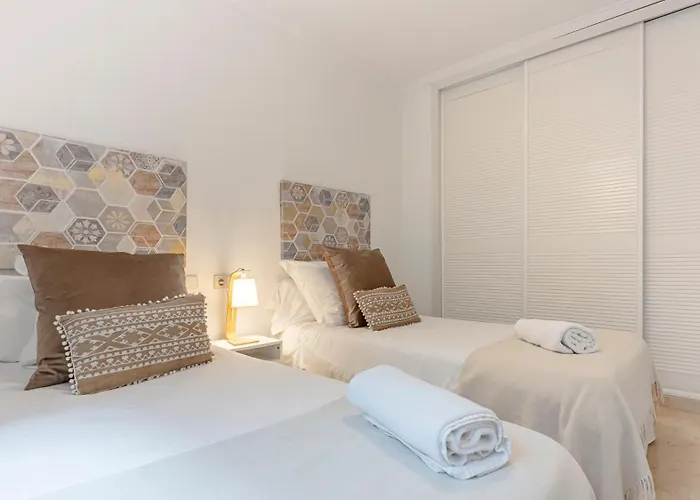 アパート Vacation I Puerto Banus Apt, 24-7 Security, A Minute From The Marina, The Sea And Luxury Shopping マルベーリャ