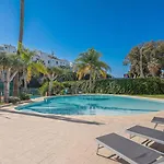 Vacation I Puerto Banus Apt, 24-7 Security, A Minute From The Marina, The Sea And Luxury Shopping Apartamento Marbella