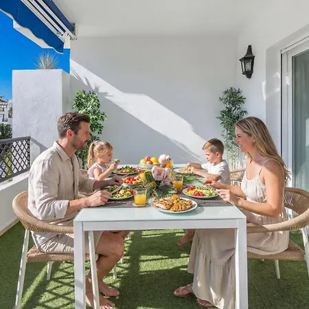 Apartment Vacation Marbella: Puerto Banus With Marina Access