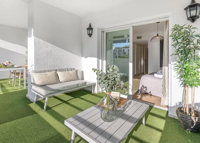 Vacation Marbella: Puerto Banus With Marina Access Apartment *